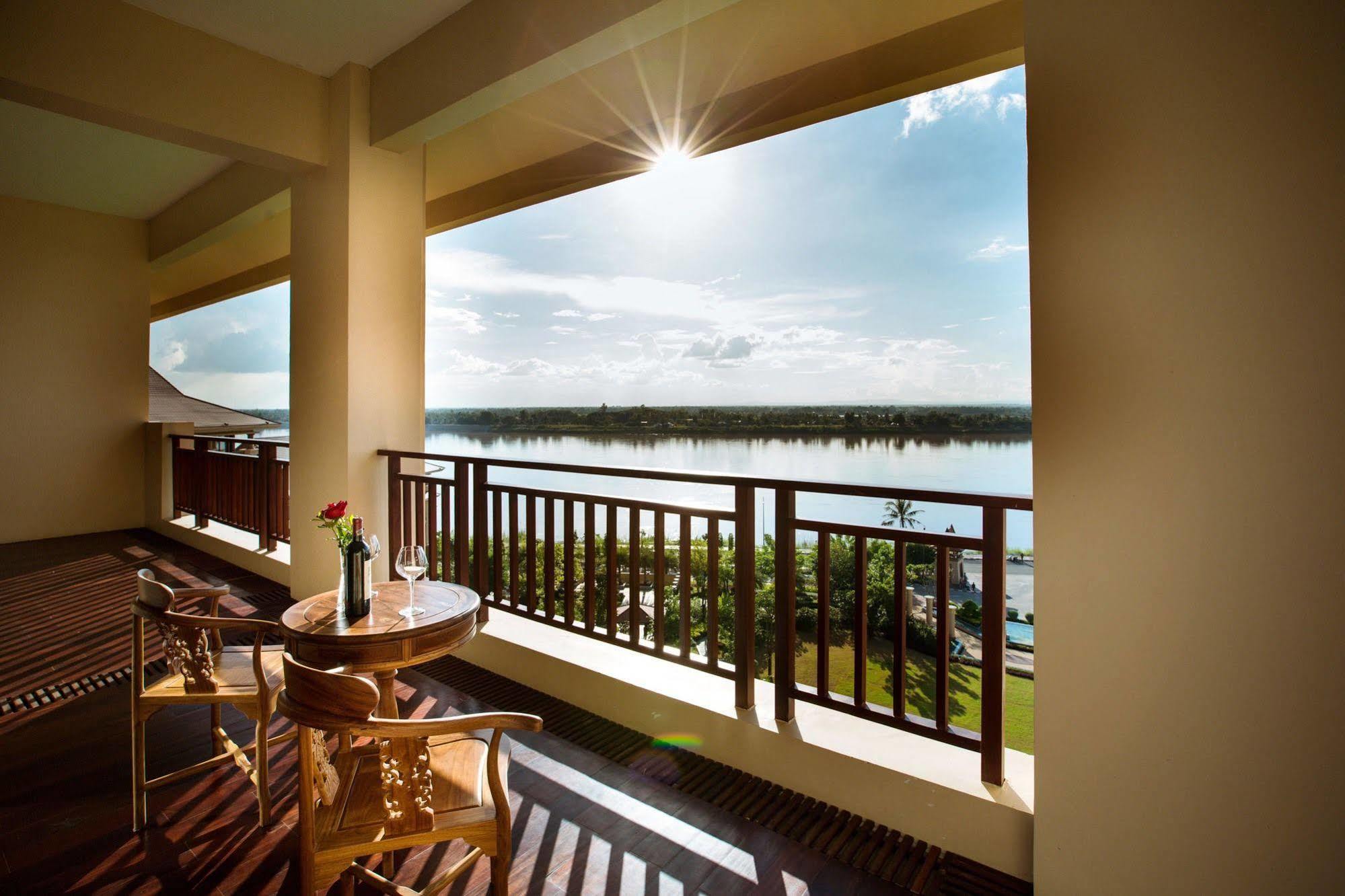 Landmark Mekong Riverside Hotel Вьентьян Экстерьер фото